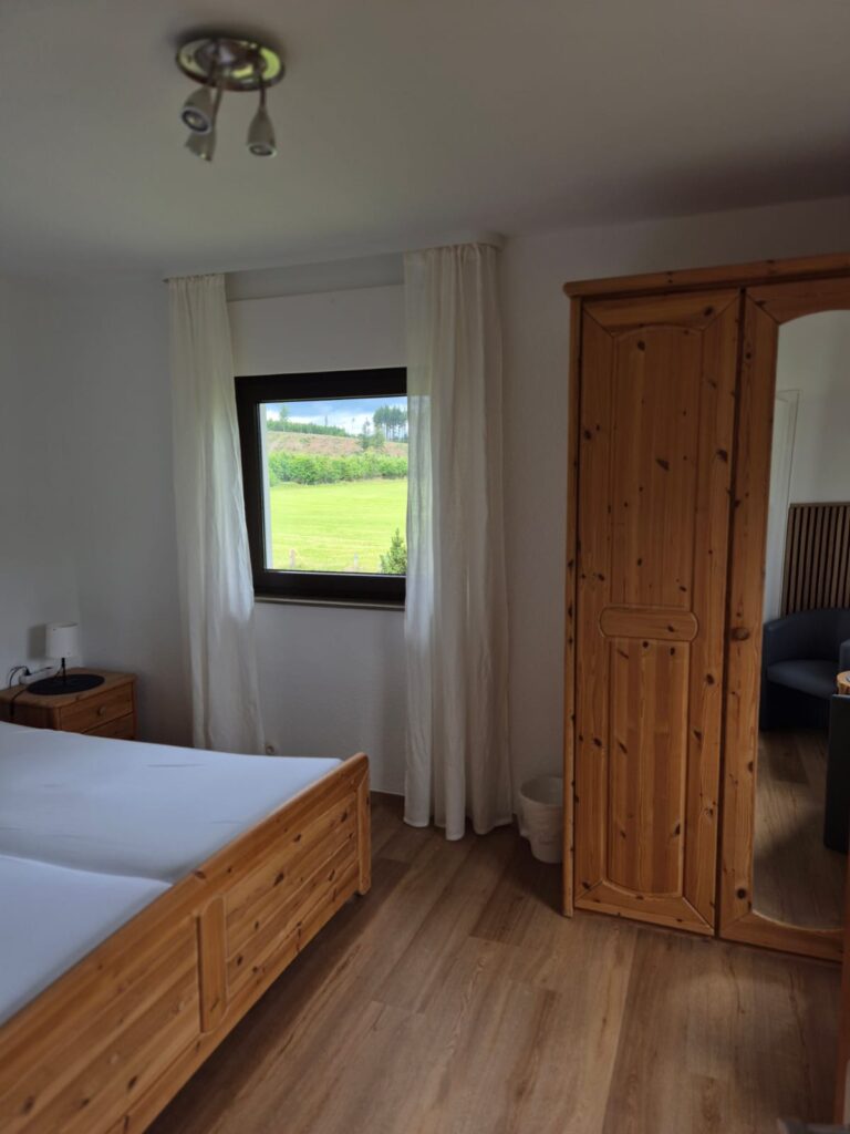 Zweites, kleineres Schlafzimmer Ferienwohnung Hof Lilienberg